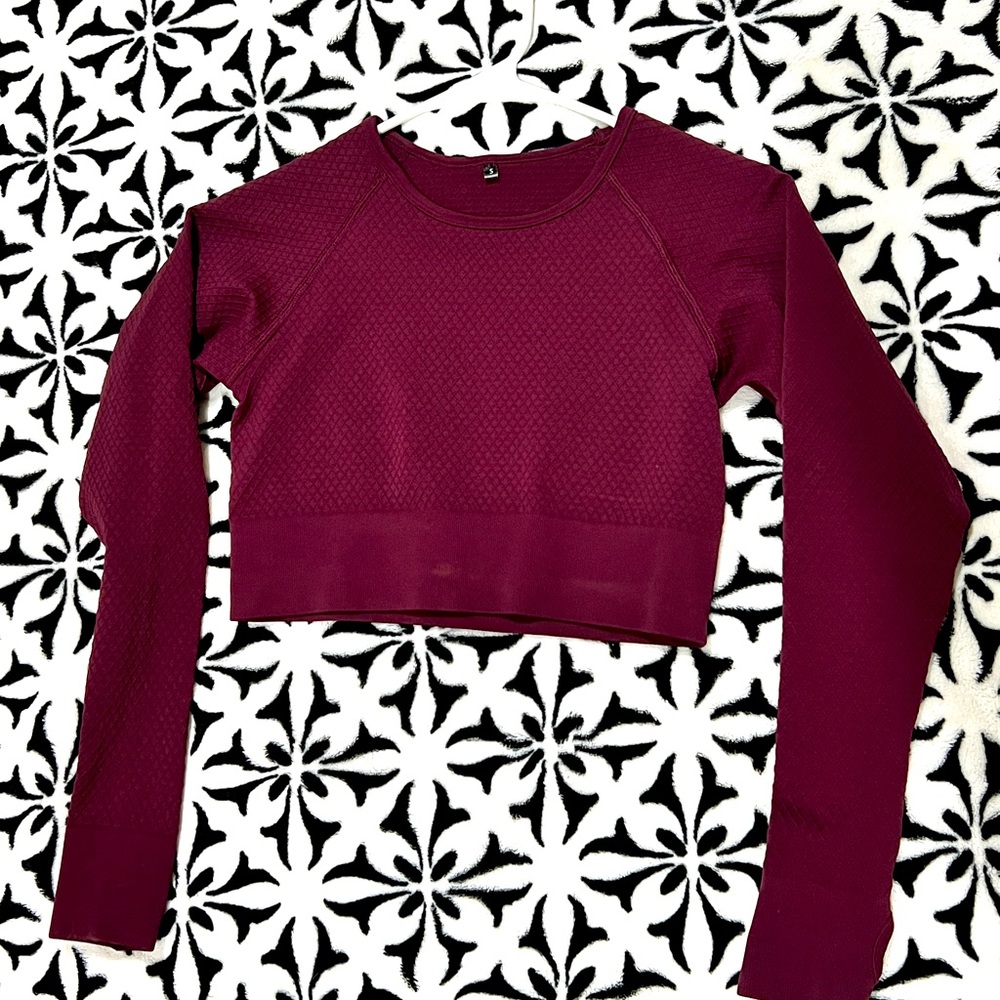 Balance Athletica (vitality) gym crop w/ thumb holes